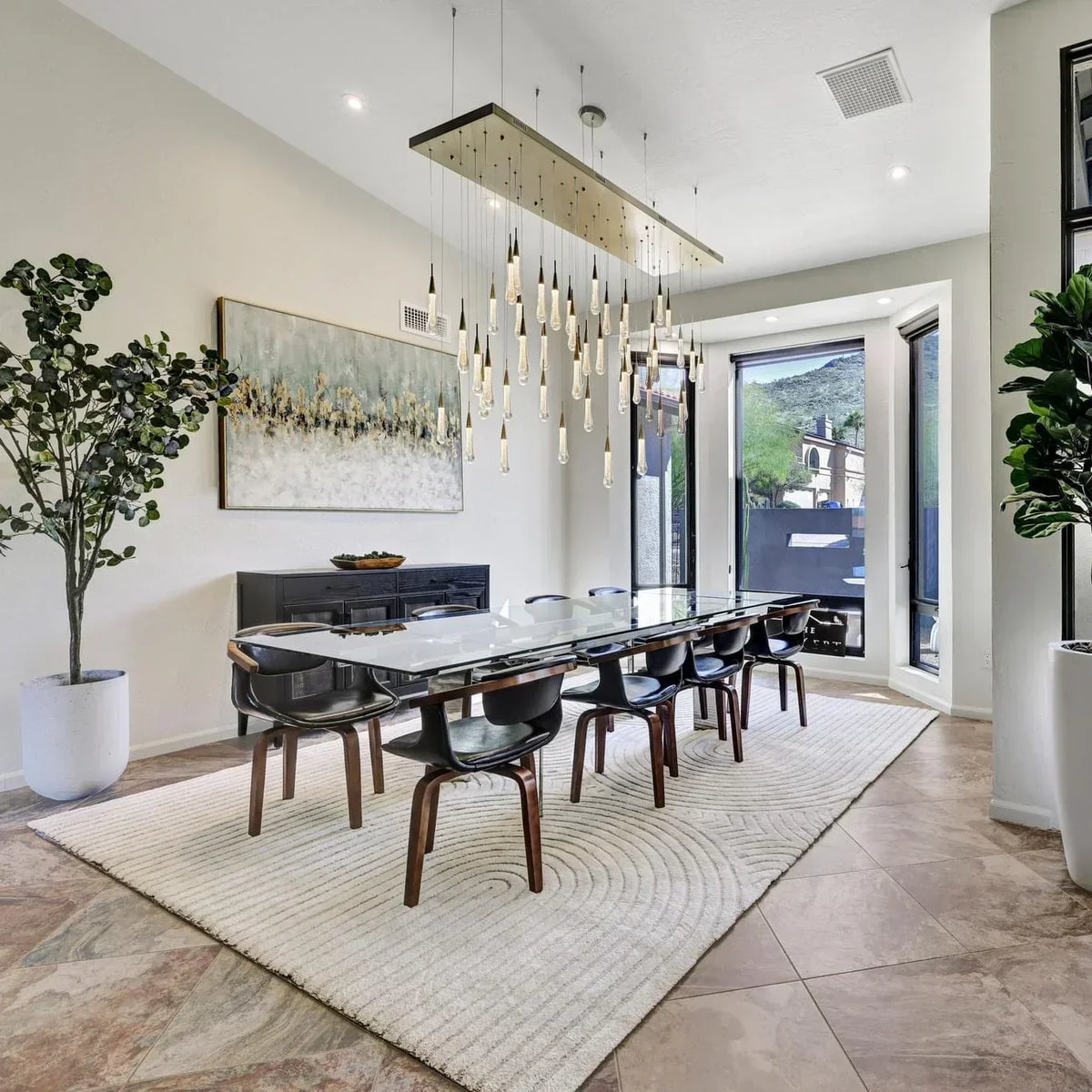 How to Choose the Right Chandelier Size for a Dining Room