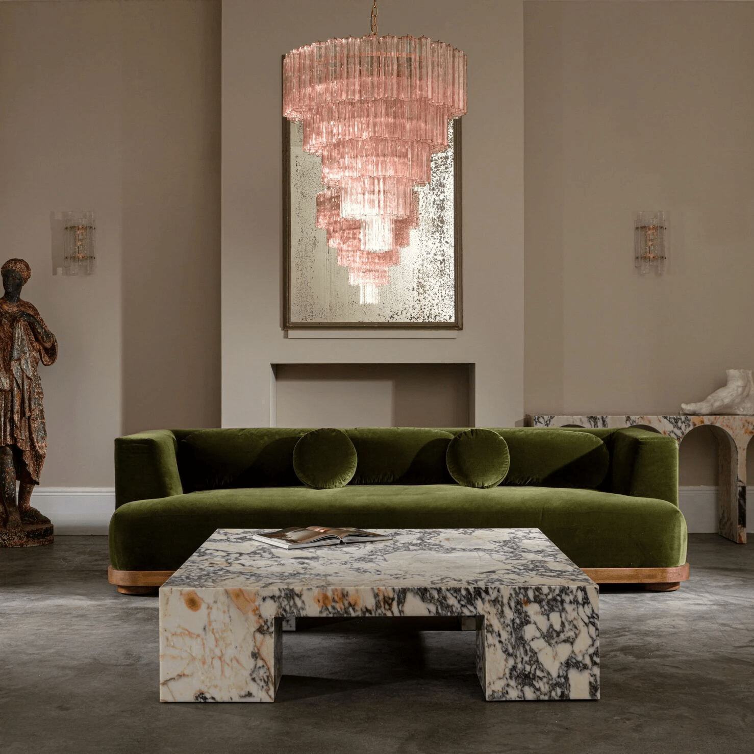Modern Grande Treviso Chandelier detail view