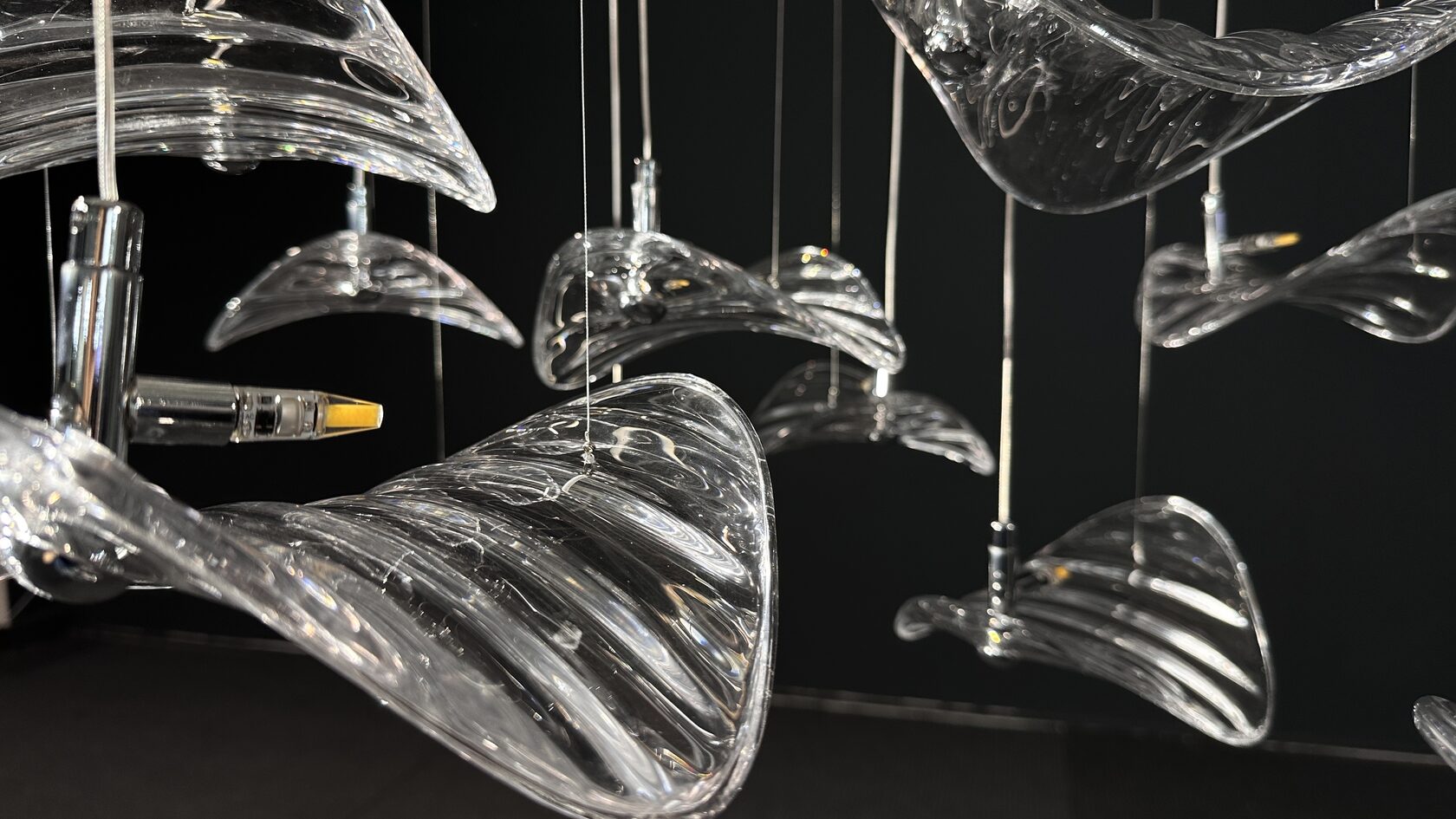 Smoke Manta Cluster Chandelier