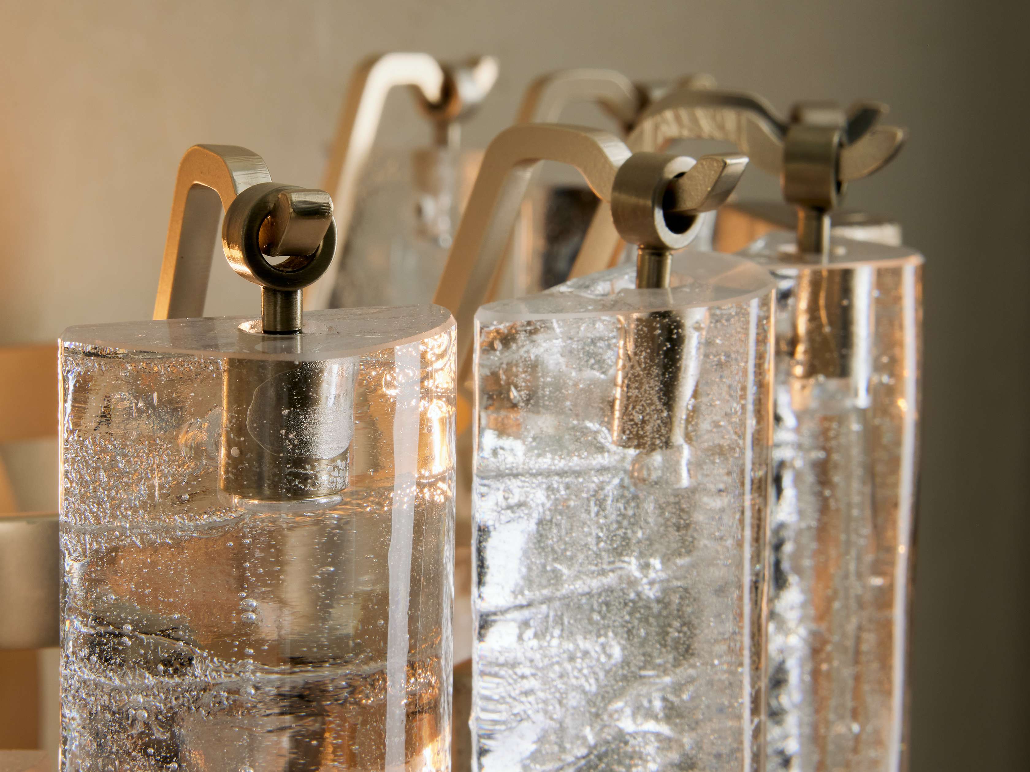 Neve Sconce