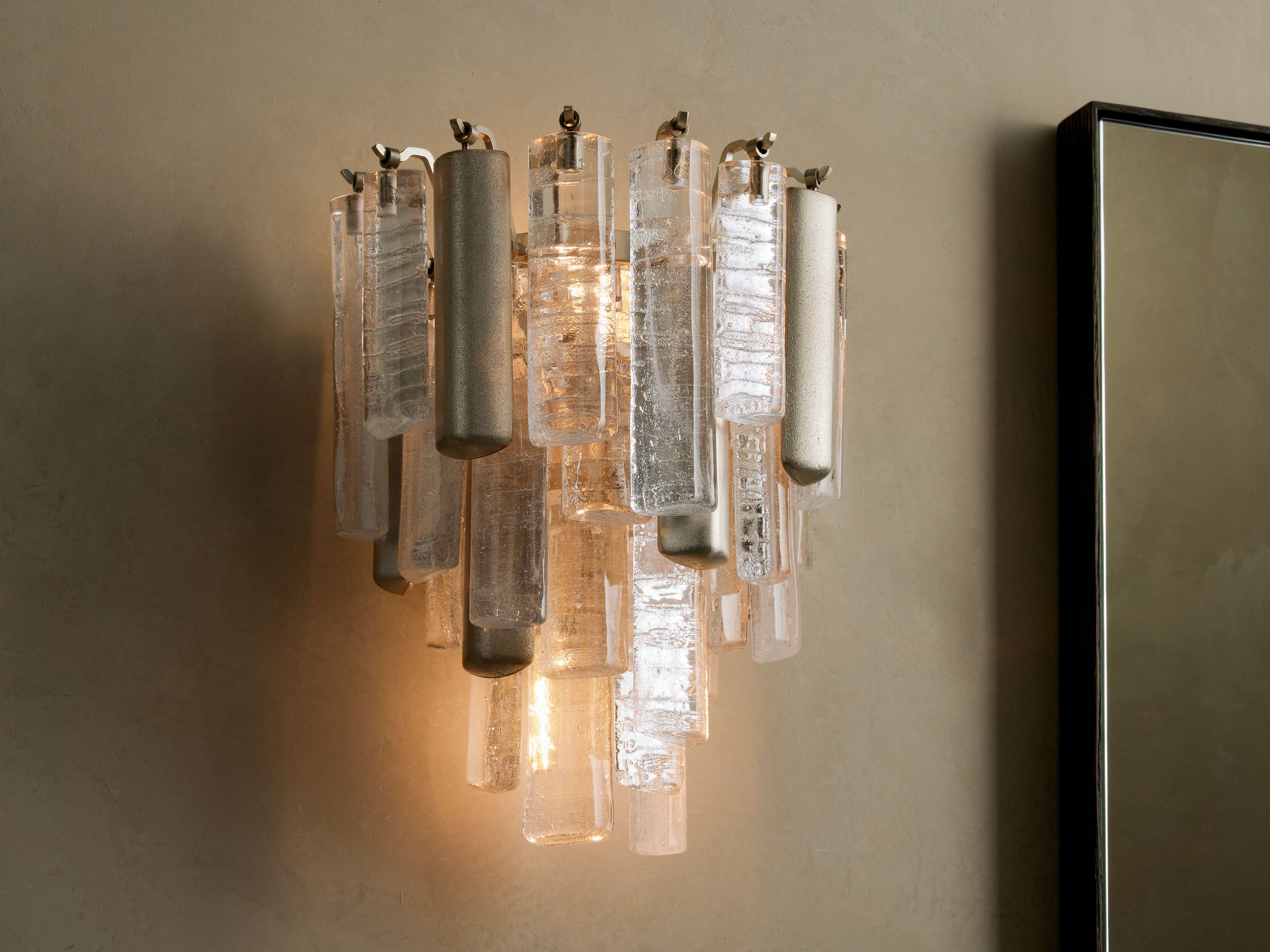 Neve Sconce