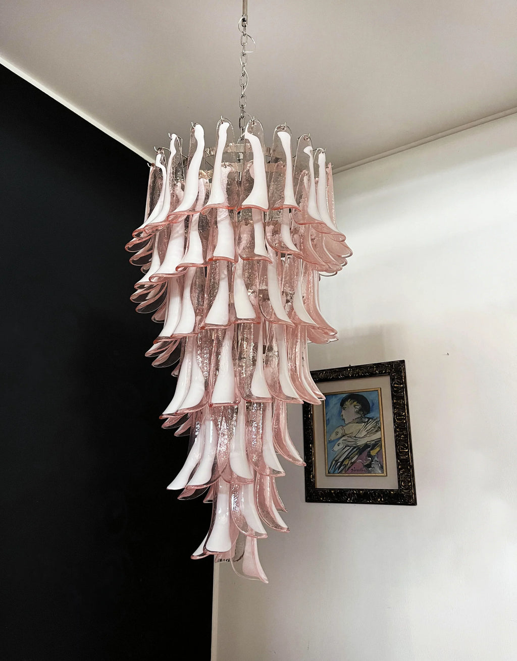 Petals Spiral Murano Pink Chandelier product image