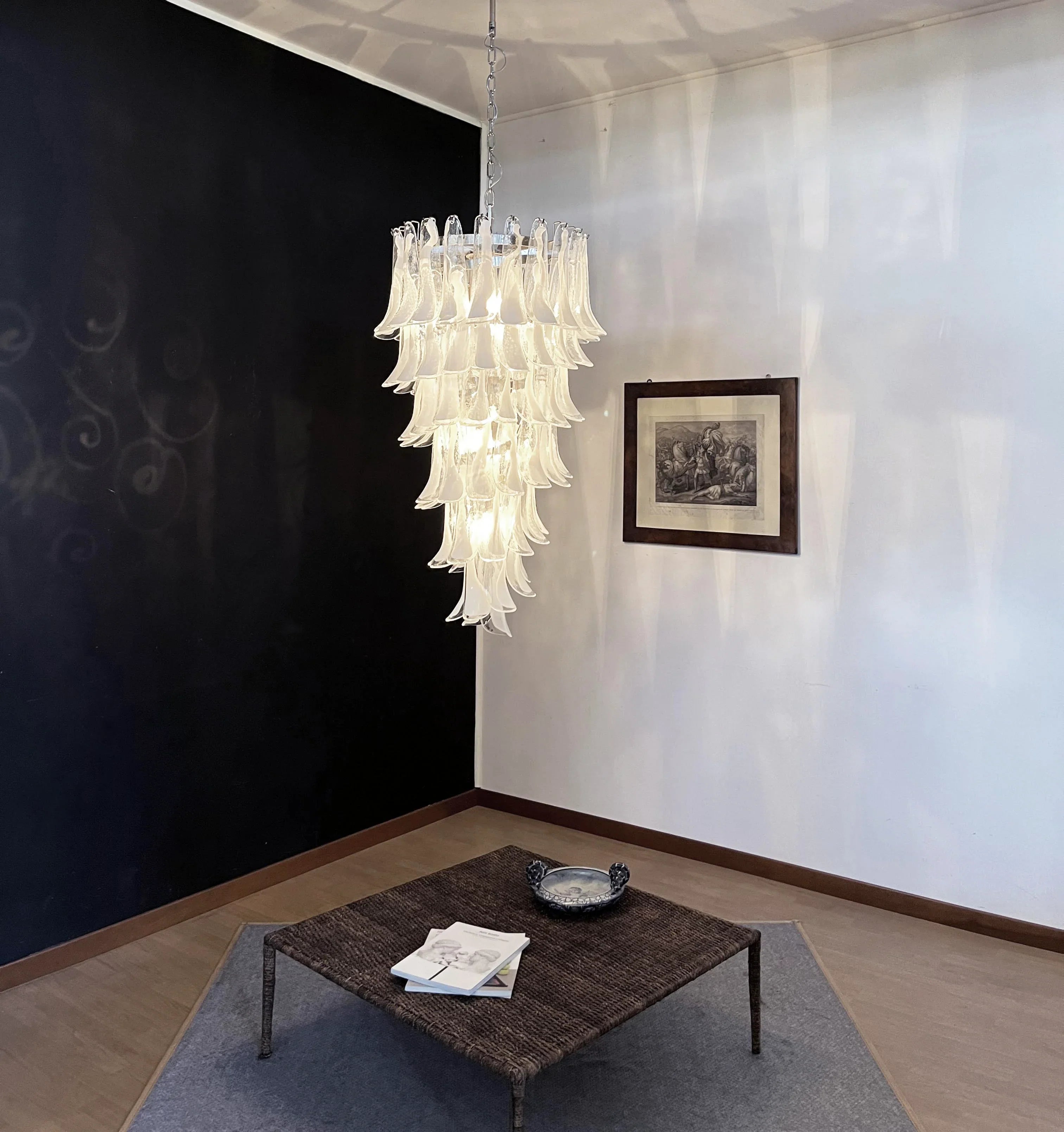 Petals Spiral Murano Transparent Chandelier detail view