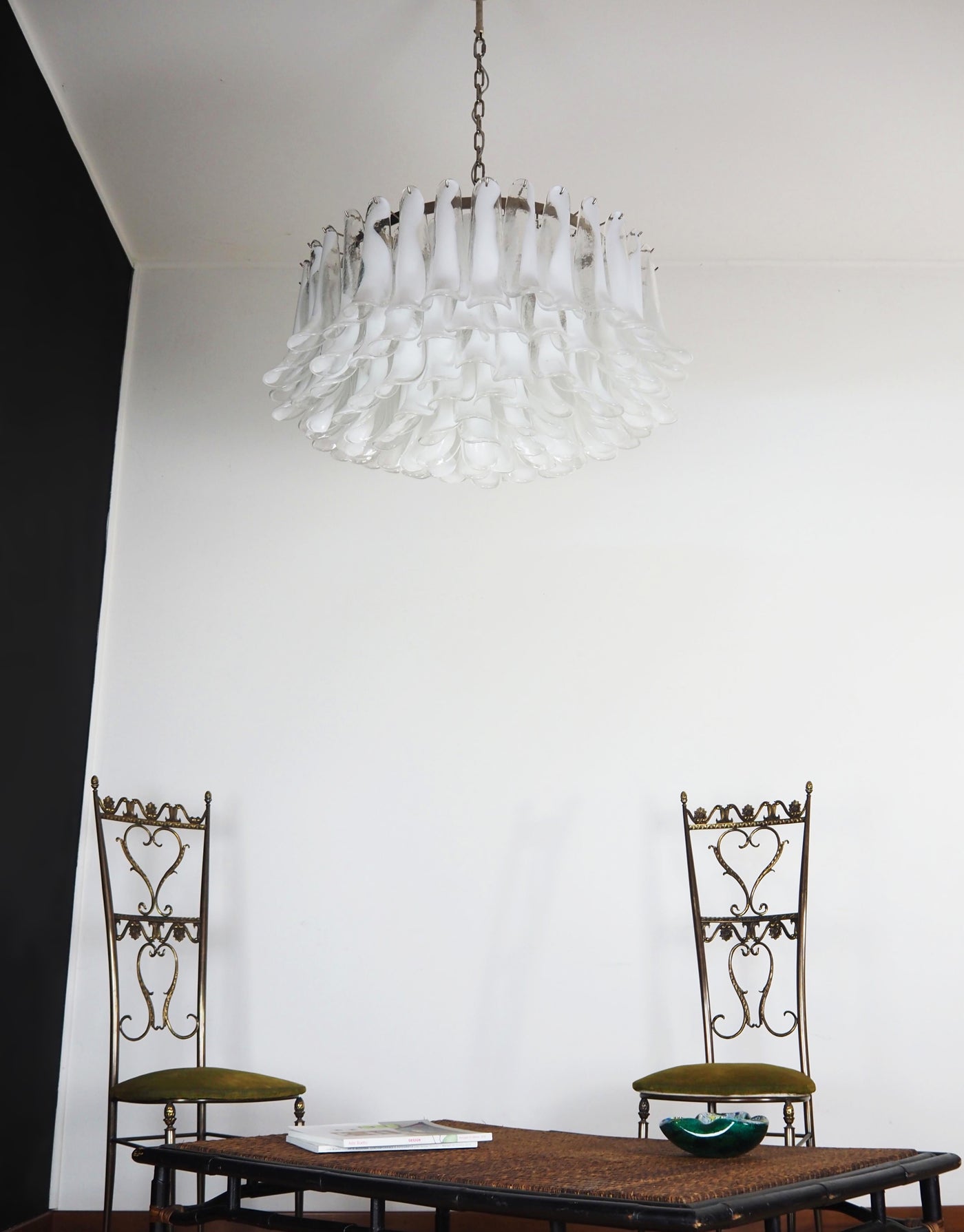 Modern Petals White Murano Chandelier product image