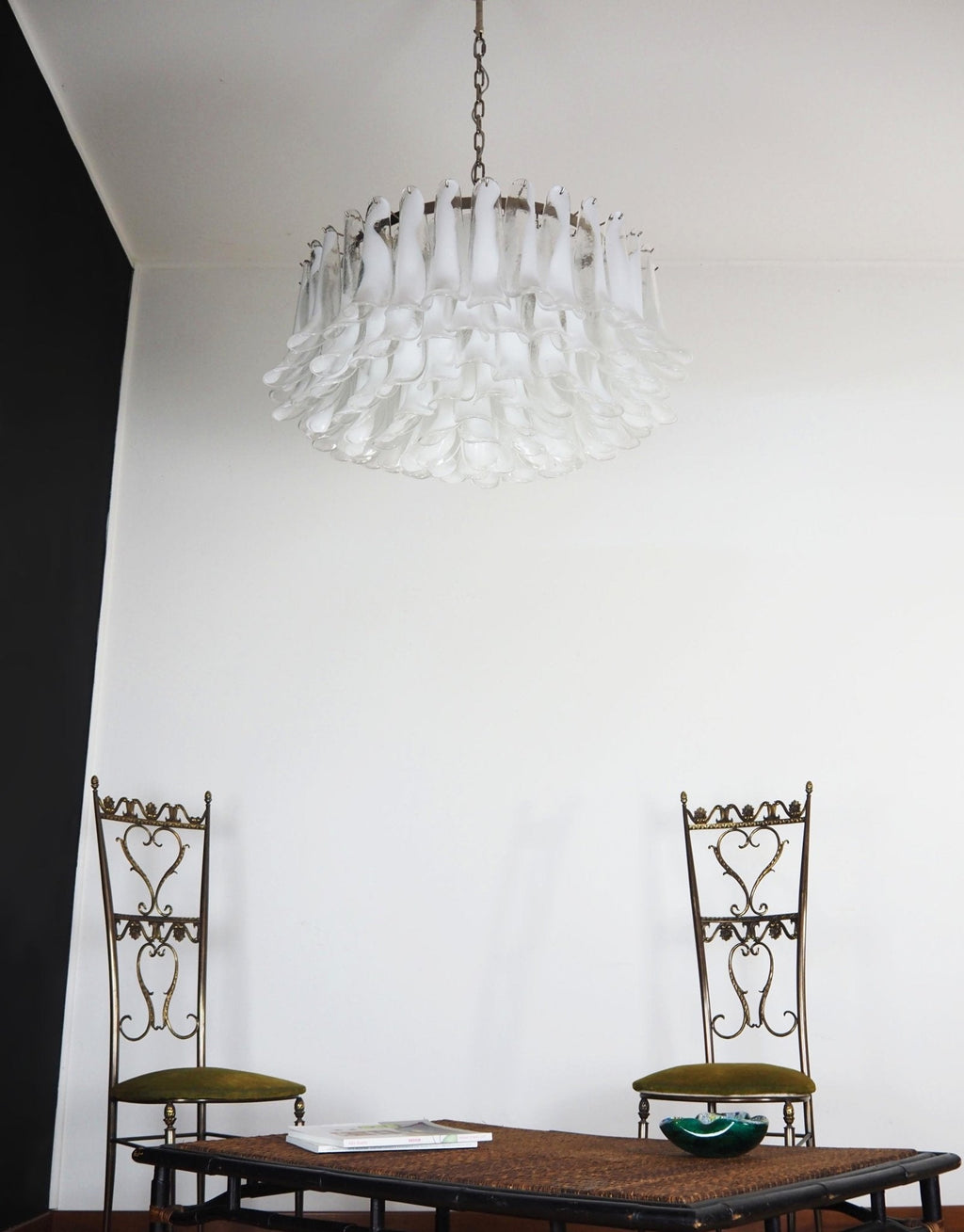 Modern Petals White Murano Chandelier product image