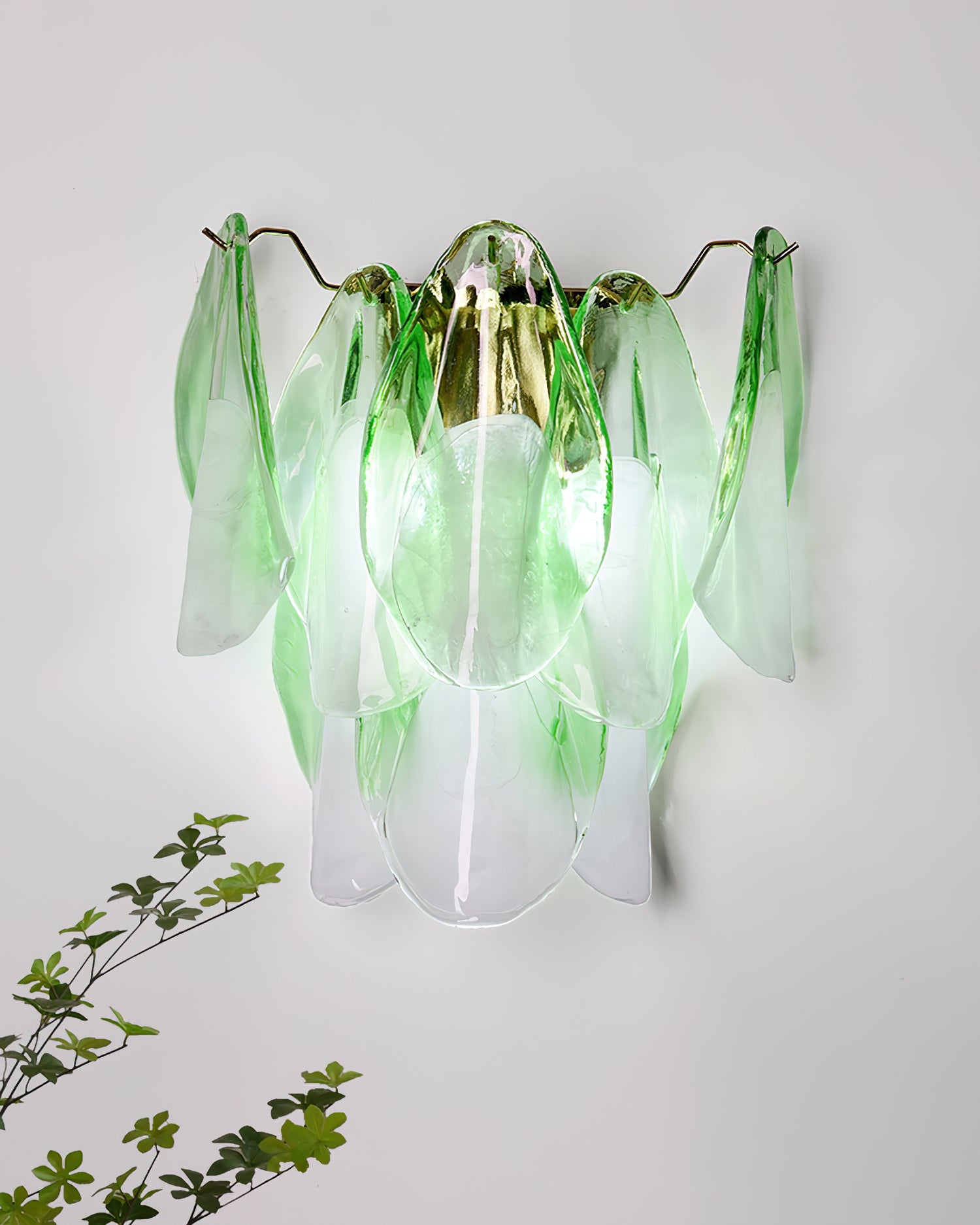 Fuchsia Wall Lamp
