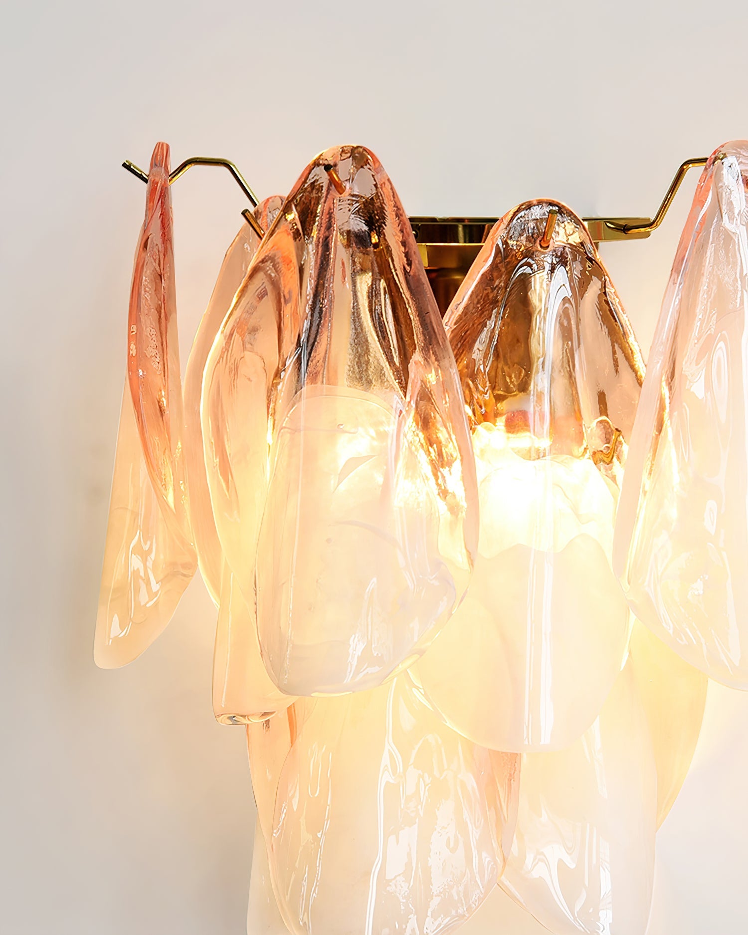 Fuchsia Wall Lamp