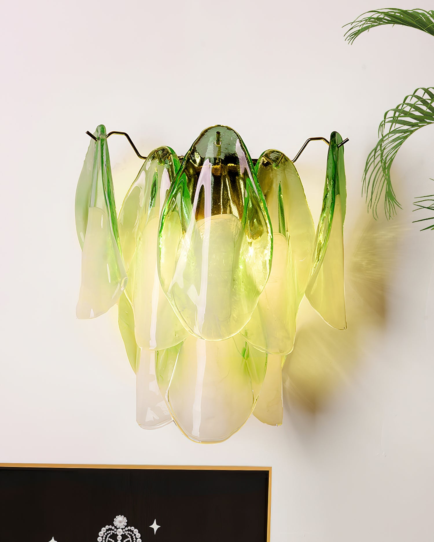 Fuchsia Wall Lamp