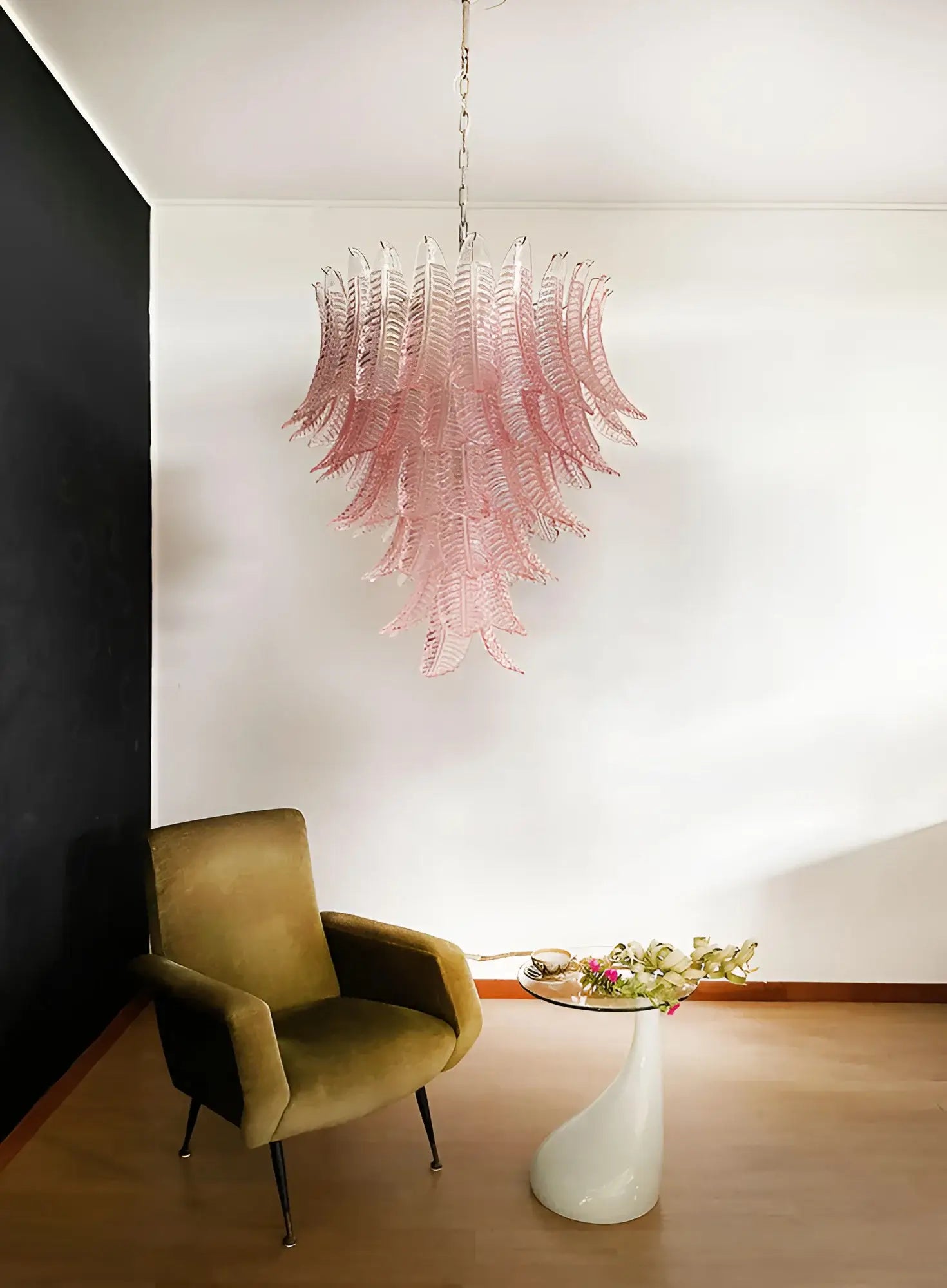Gorgeous Murano Felci Pink Glass Chandelier material and finish detail