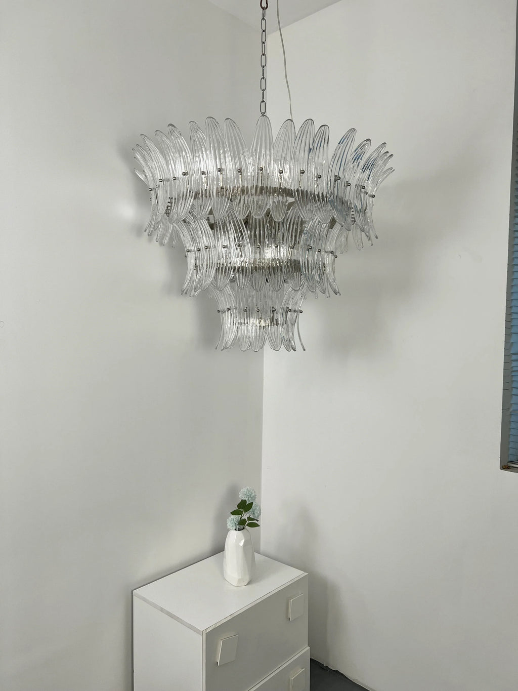 Palm Leaves Murano Transparent Glass Chandelier material and finish detail