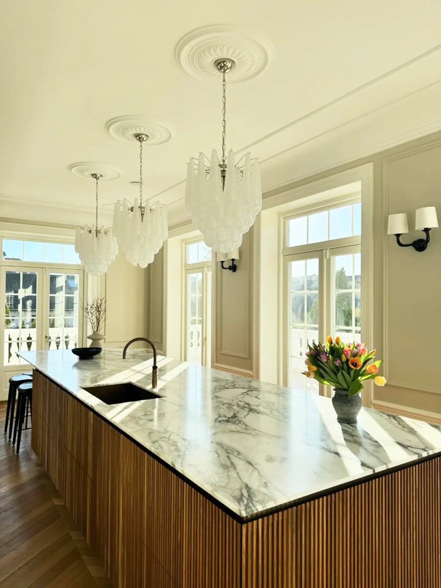 Vintage Murano Transparent Glass Petals Chandelier material and finish detail