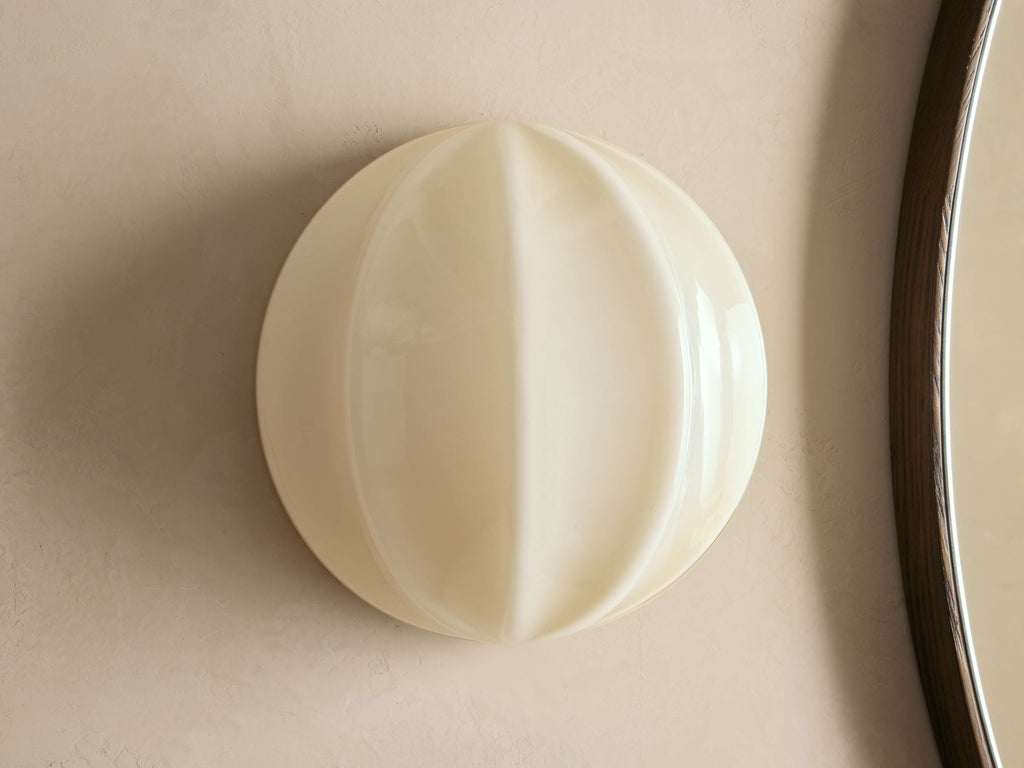Agnes Clamshell Sconce detail view