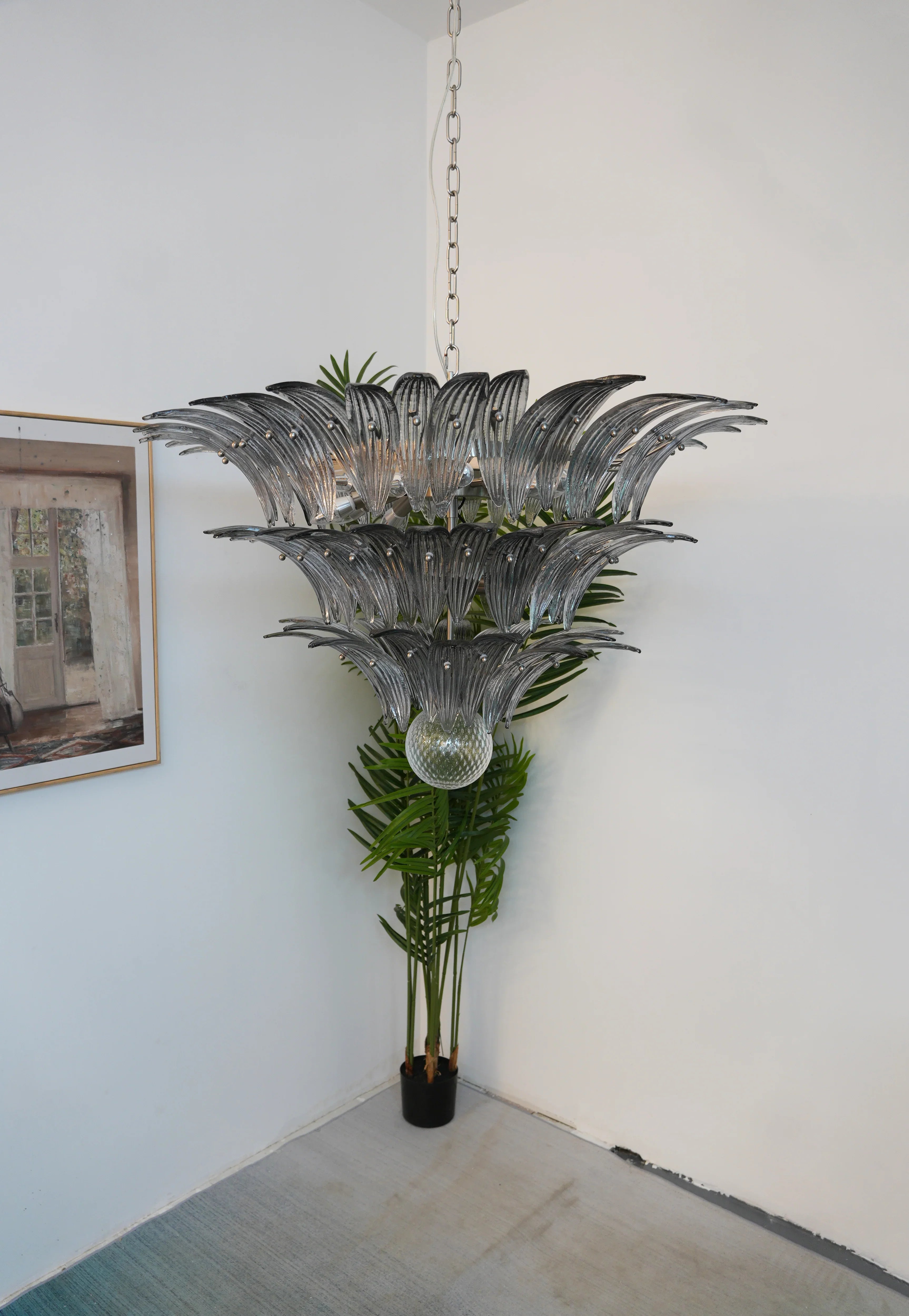 Beautifully Murano Palmette Smoked Chandelier material and finish detail