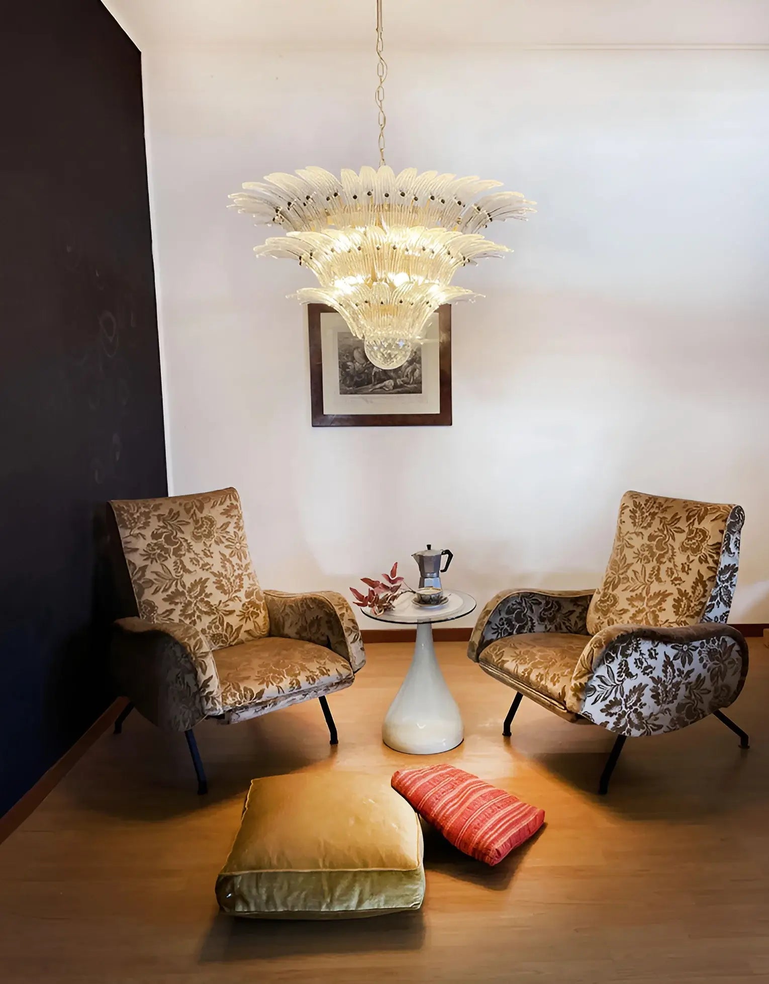 Beautifully Murano Palmette Transparent Chandelier material and finish detail