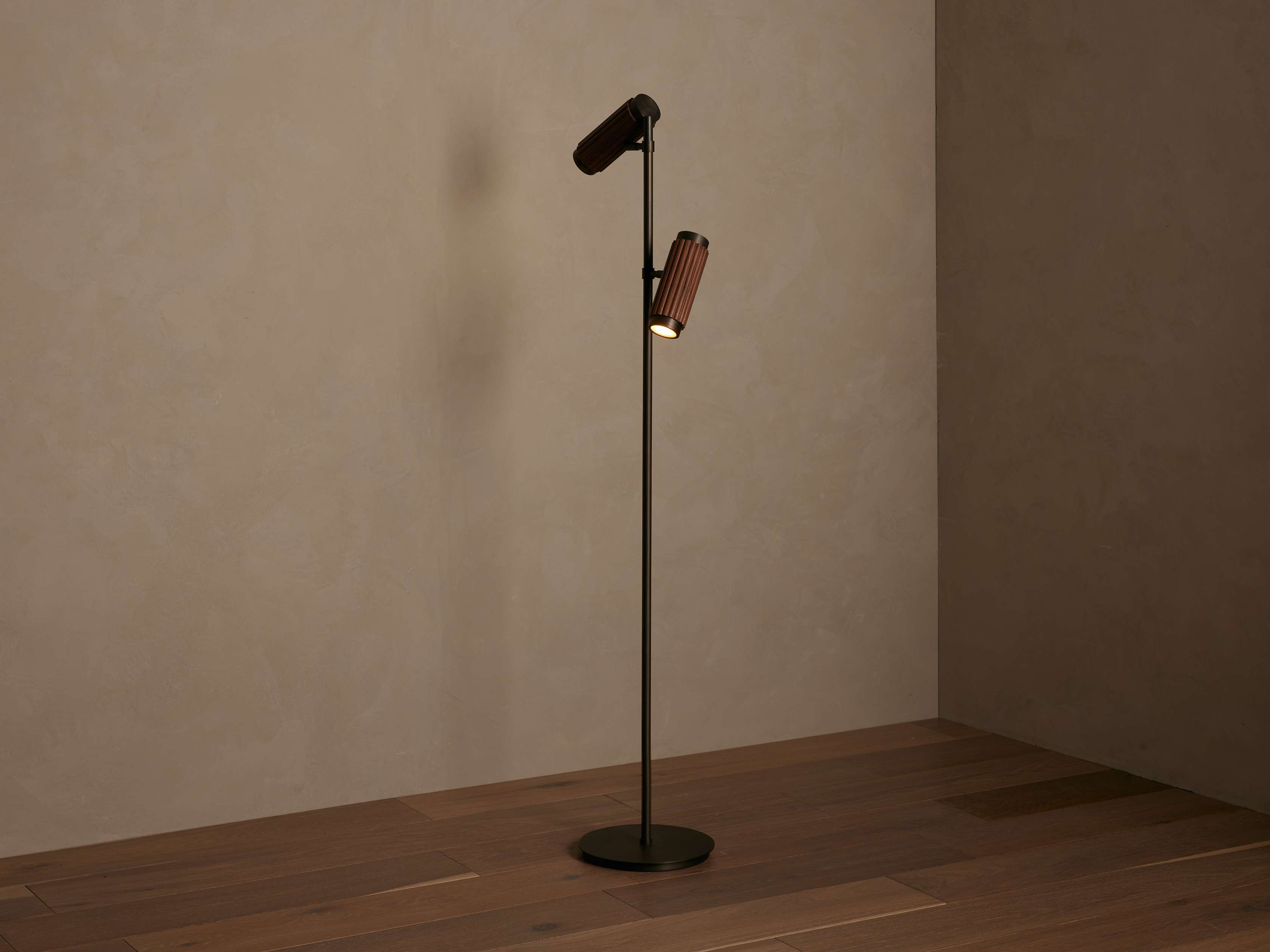 Decan Task Floor Lamp material and finish detail