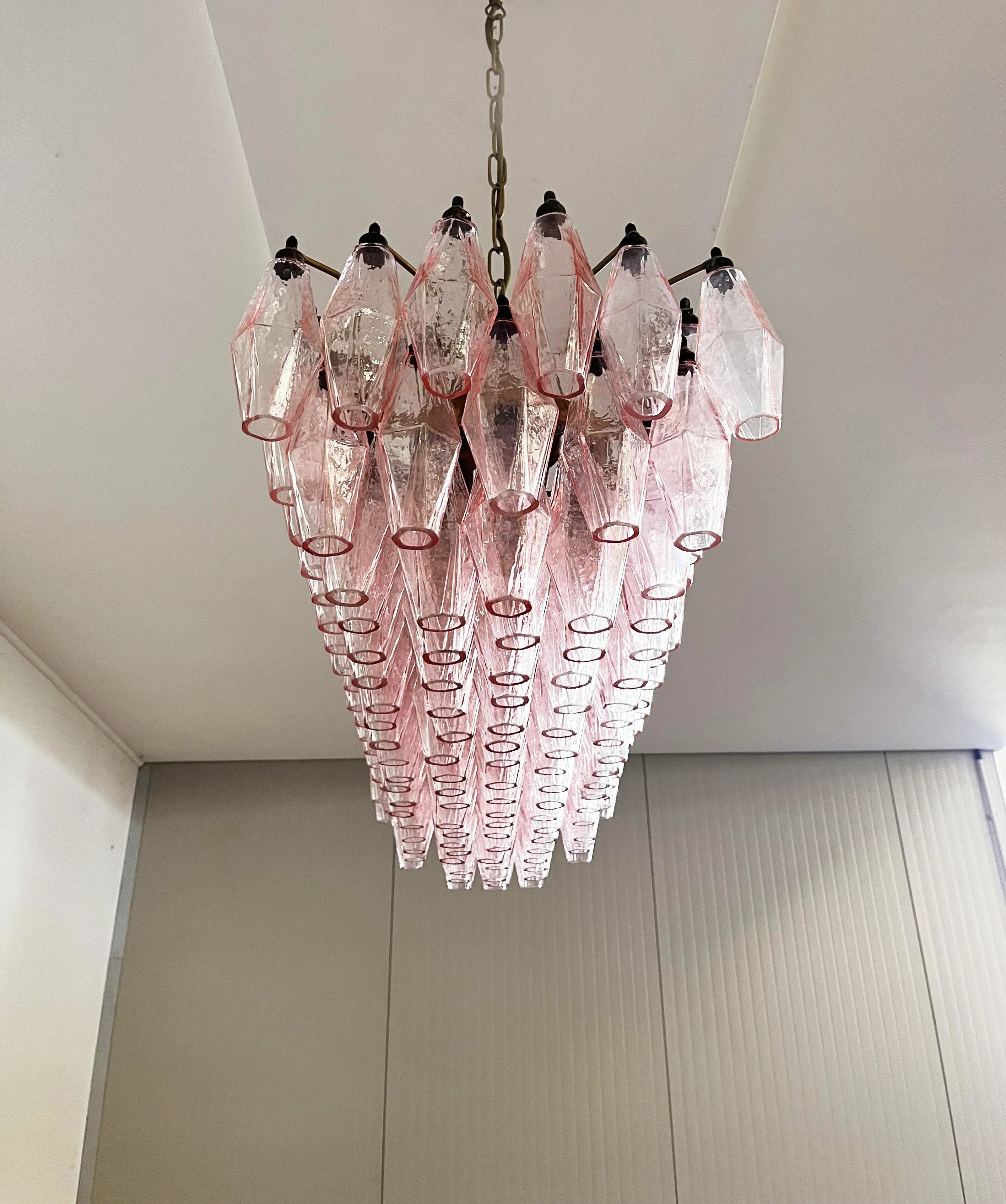 Elegant Pink Murano Poliedri Chandelier product image