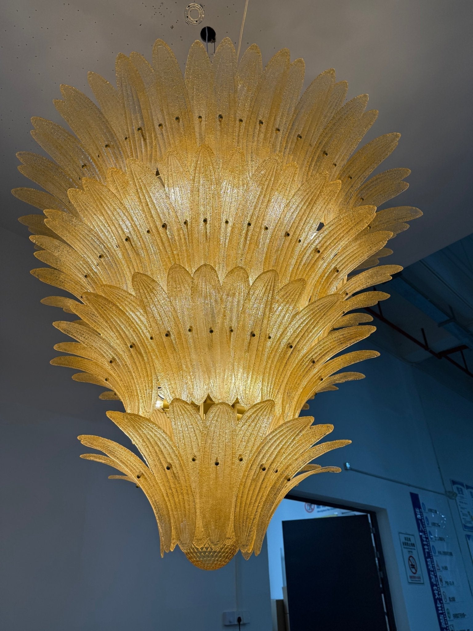 Exquisite Murano Palmette Chandelier product image